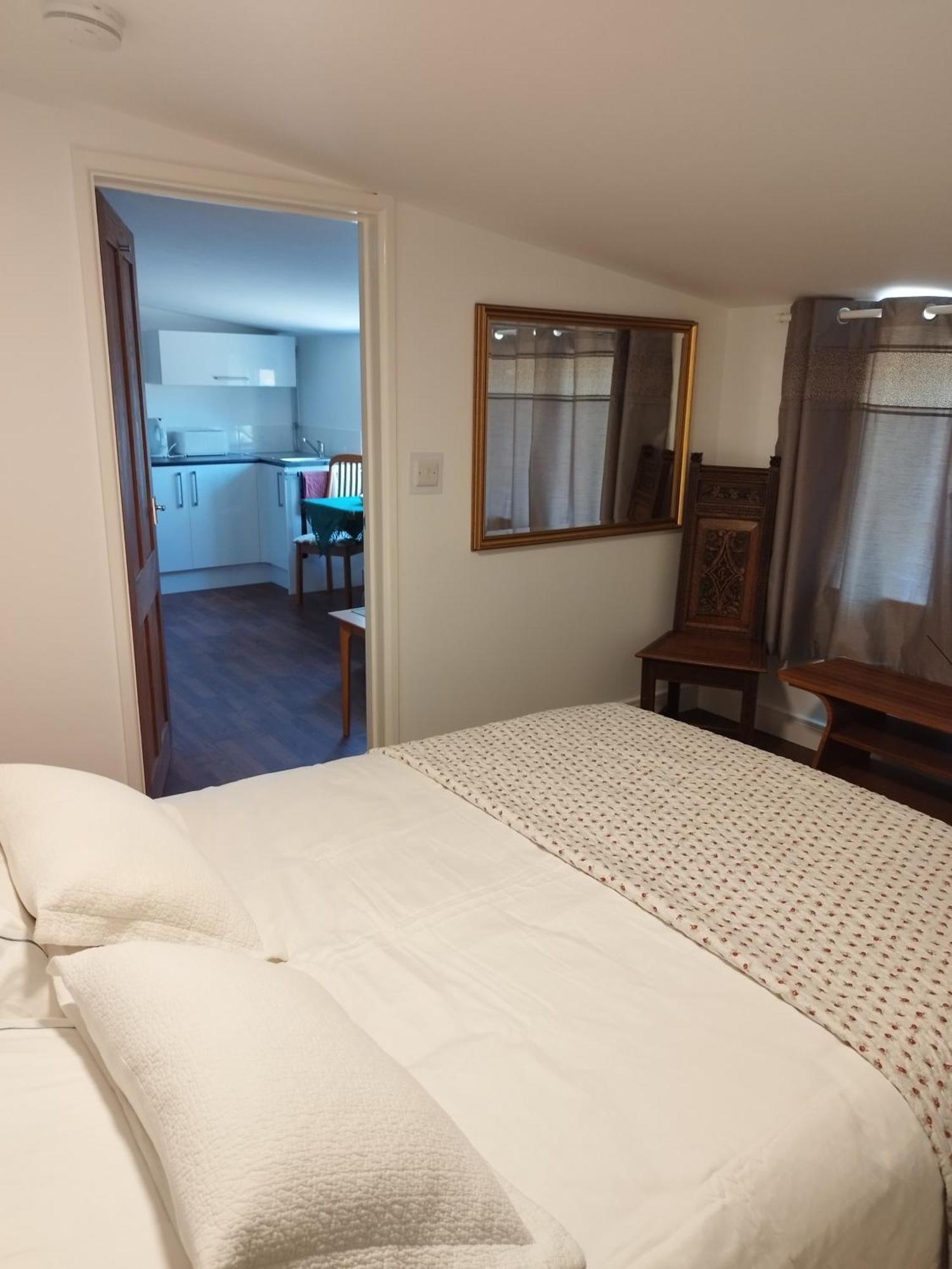 Two Birds Weekly Stay Malmesbury Εξωτερικό φωτογραφία